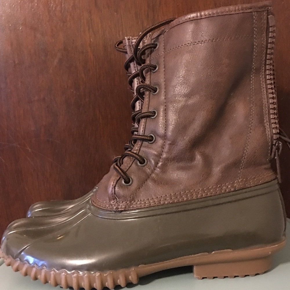Sz 9.5 Duck Boots Madden Girl